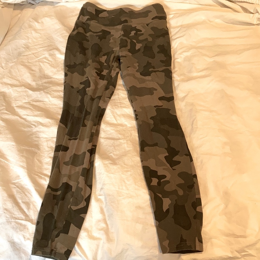 Wild fable women’s high rise camouflage leggings
